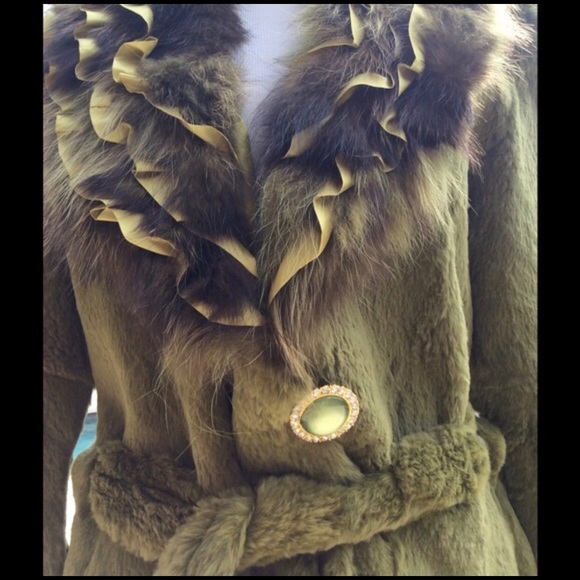 Ruffled unique fur coat - Picture 2 of 4